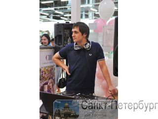   DJ        -
