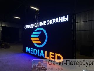  LED    --